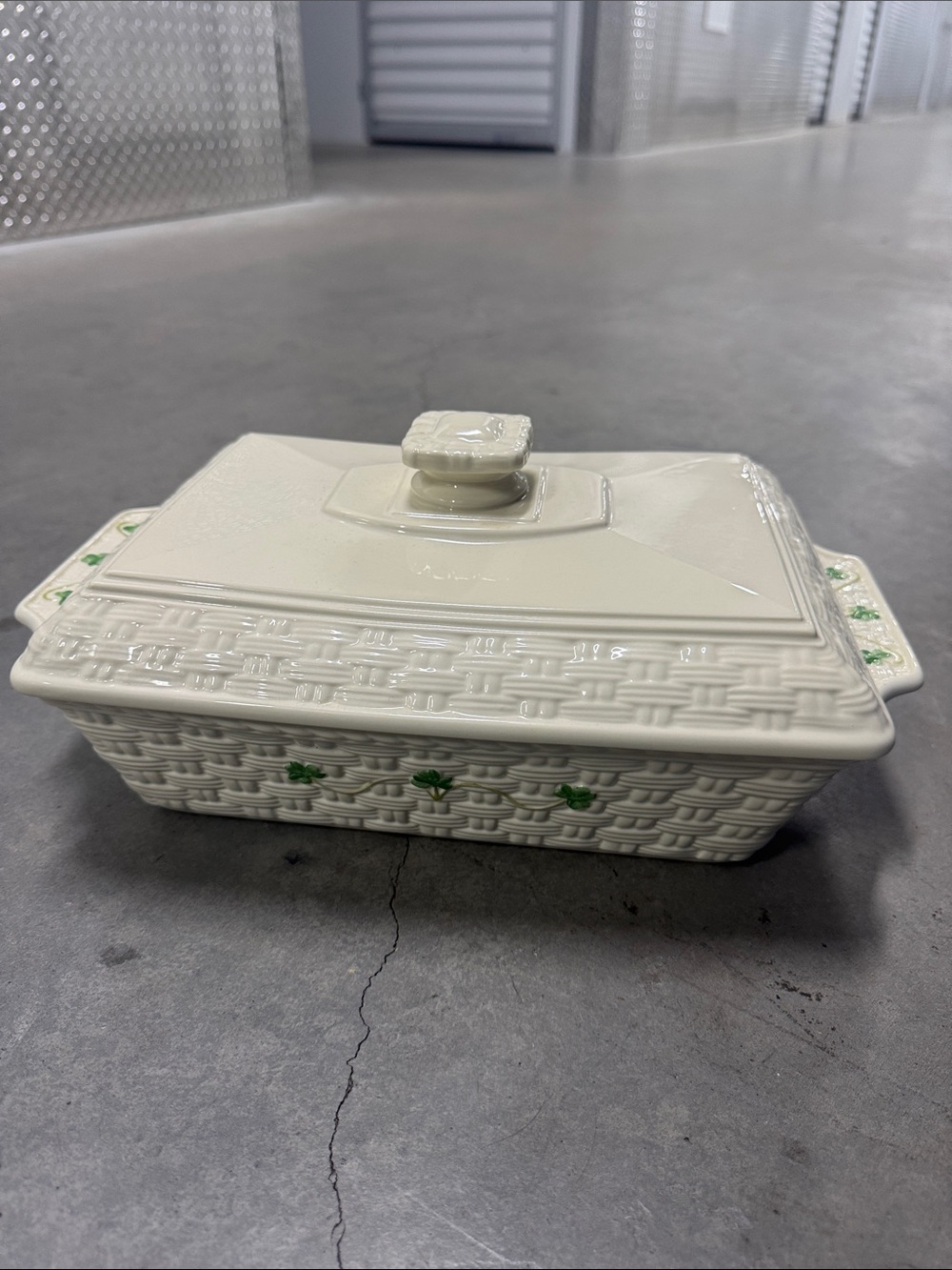 Euc!!! Belleek Everyday Shamrock Celtic Basketweave 2 Qt. Casserole Dish
